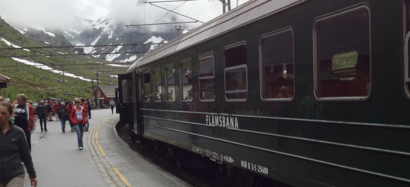 Flåmbana train at Myrdal station