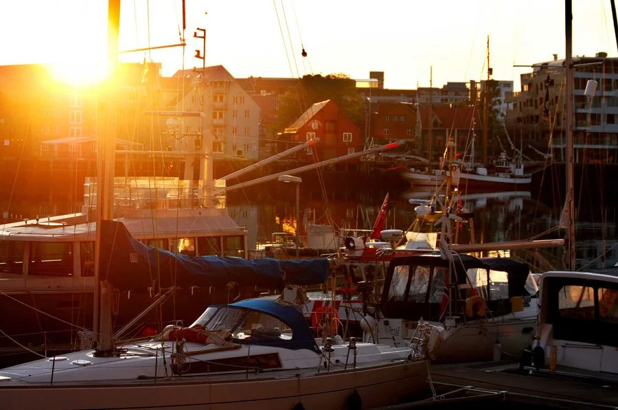 Midnight sun at Tromsø harbour