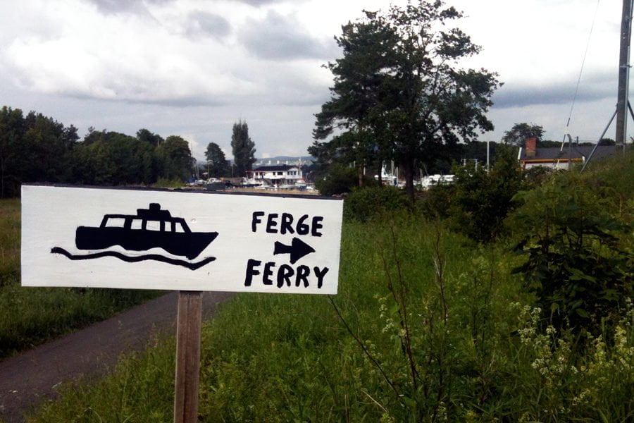 Cute sign to the jetty at Lindøya