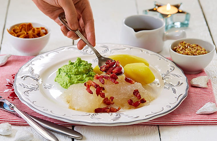 Lutefisk served with bacon
