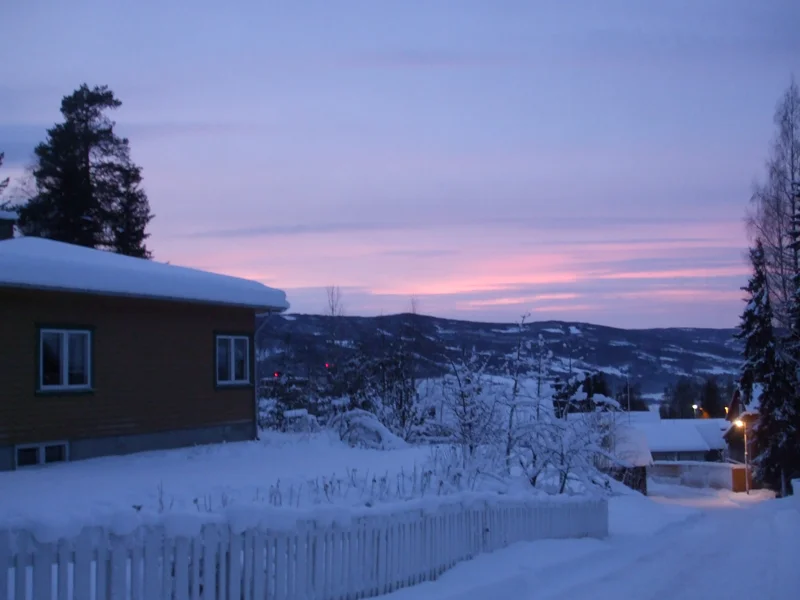 47-lillehammer-sunset Sunset over Lillehammer from Maihaugen