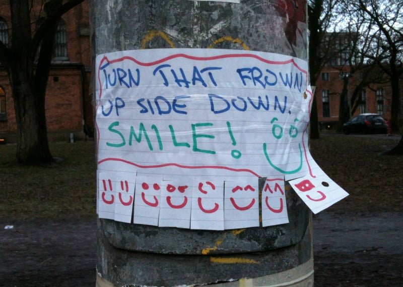 Smiles poster on an Oslo tree.
