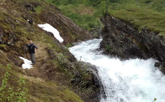 Dad trying to start a summer snowball fight