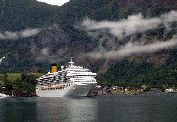 A cruise ship in dock at Flåm
