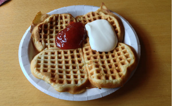 Norwegian waffle with jam and sour cream