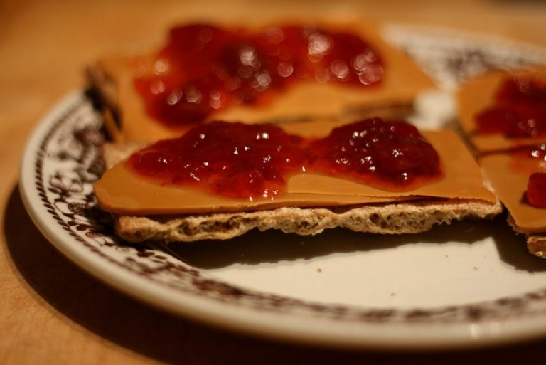 Brunost and jam