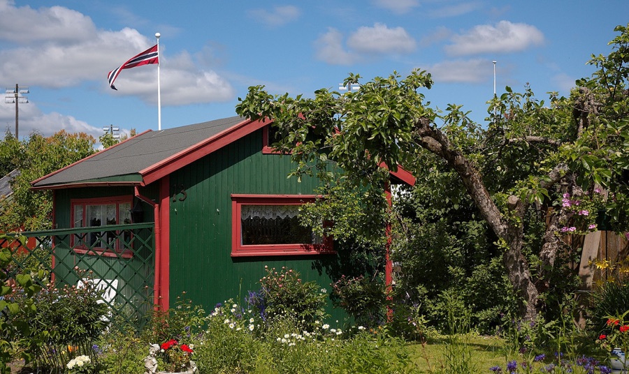 A Norwegian allotment, or kolonihage. Photo credit: Anne-Sophie / Flickr.