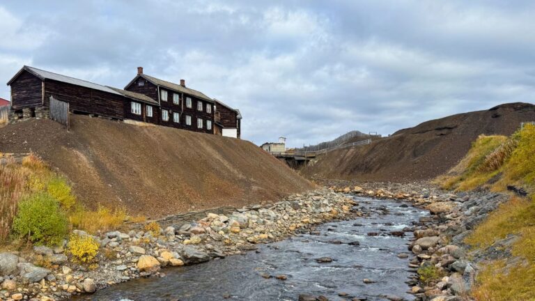 River in Røros in Trøndelag. Photo: David Nikel.