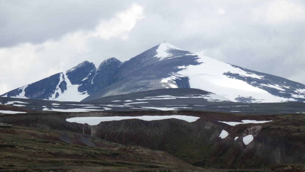 The imposing Snøhetta in Dovrefjell