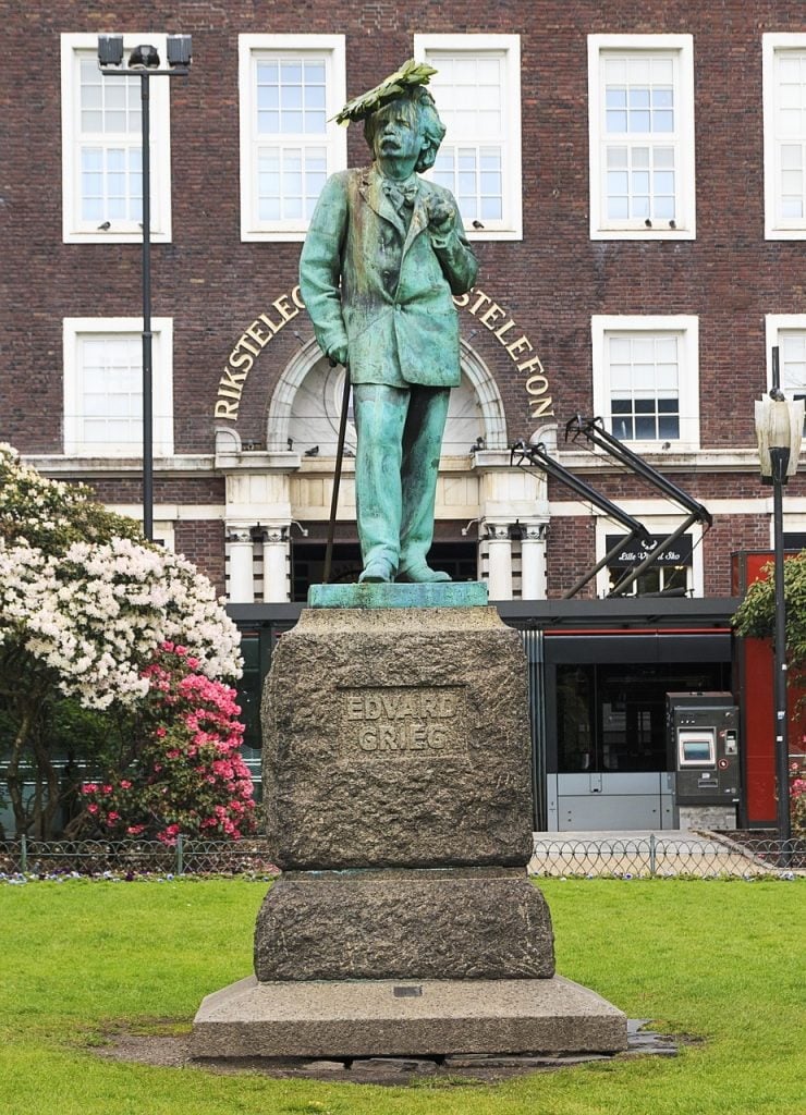 Statue of Edvard Grieg