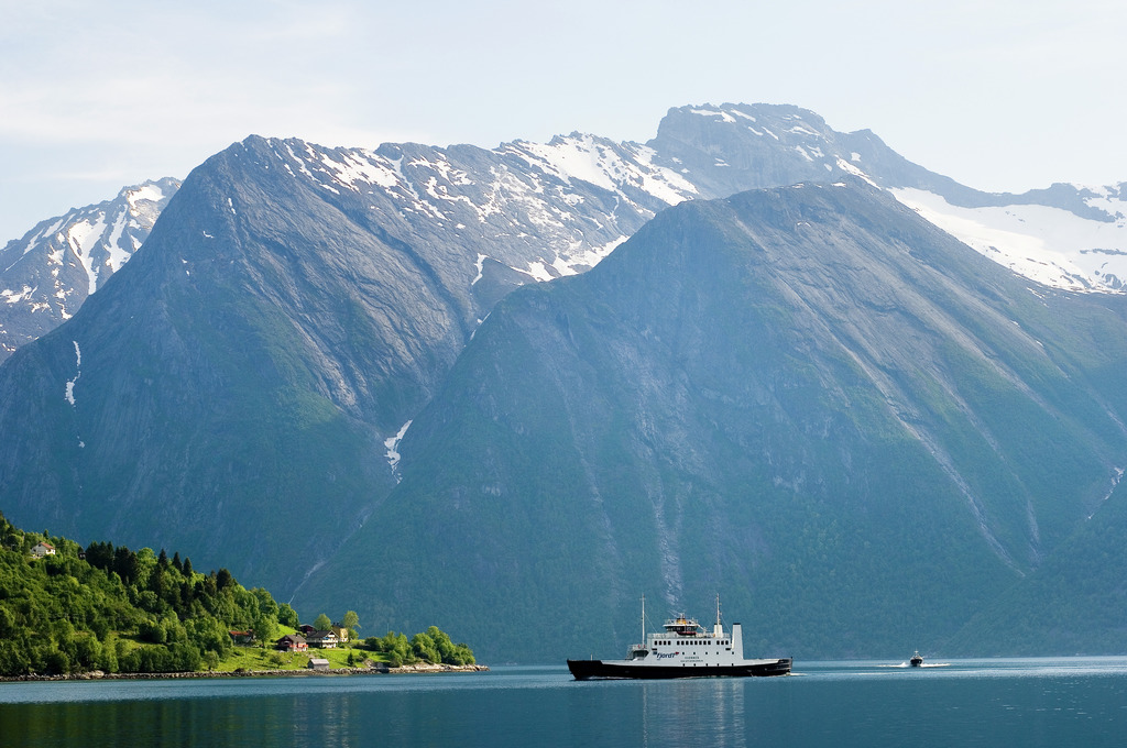 Hjørundfjord sightseeing cruise