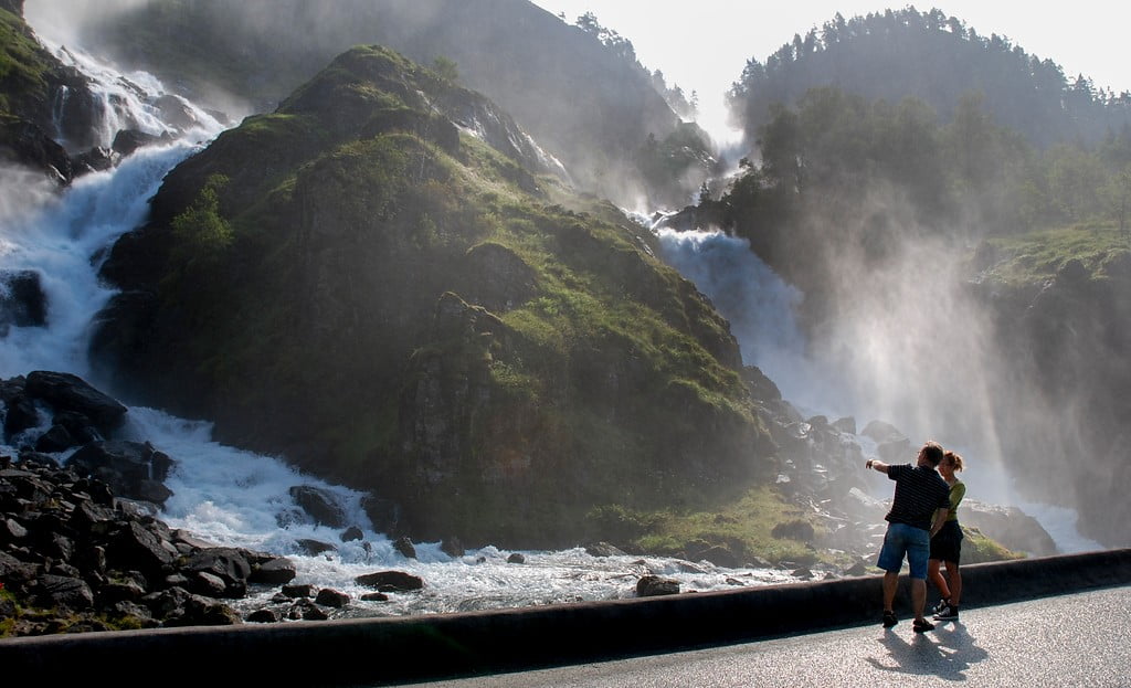 Låtefossen waterfall