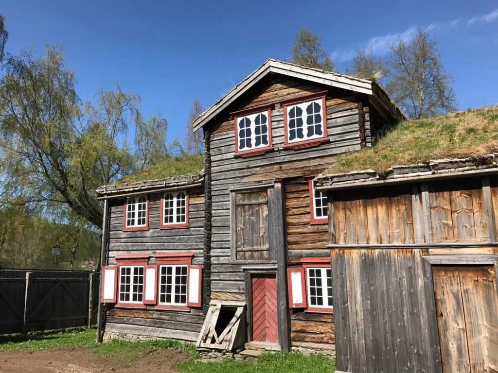 Old mining house from Røros at Trøndelag Folk Museum. Photo: David Nikel.