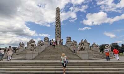 Walking in Oslo Vigeland Park