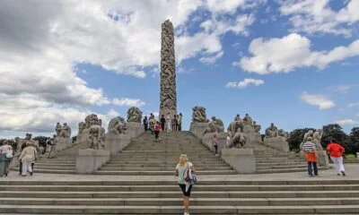 Walking in Oslo Vigeland Park