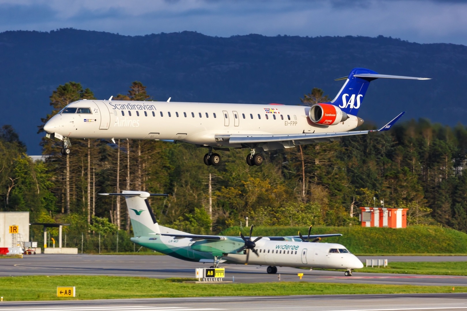 SAS and Widerøe aircraft at Bergen Airport in Norway. Photo: Markus Mainka / Shutterstock.com.