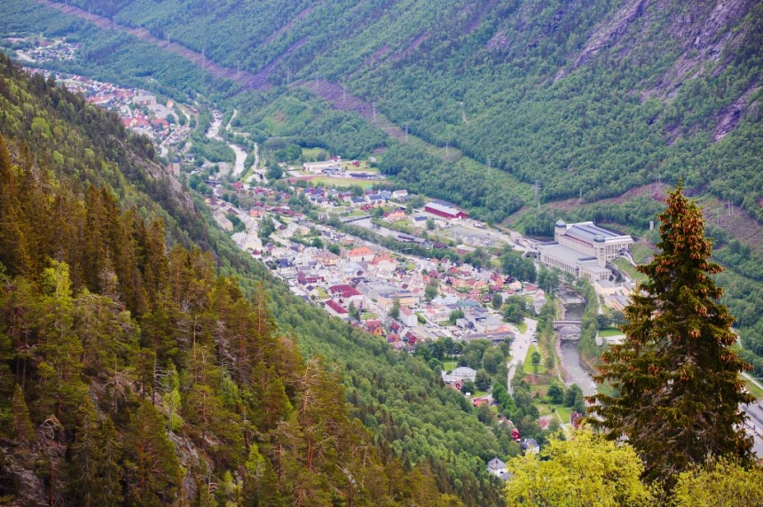 The Heavy Water War - Life in Norway