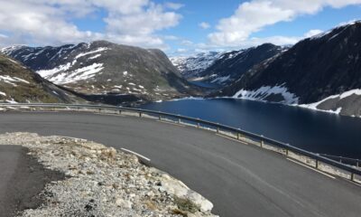 Driving in the Norwegian mountains