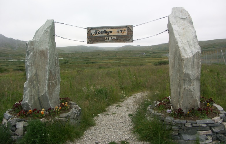 Trailhead to Kinnarodden at Mehamn Airport