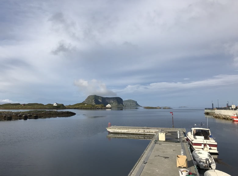 The waterfront beside the Røst Bryggehotell