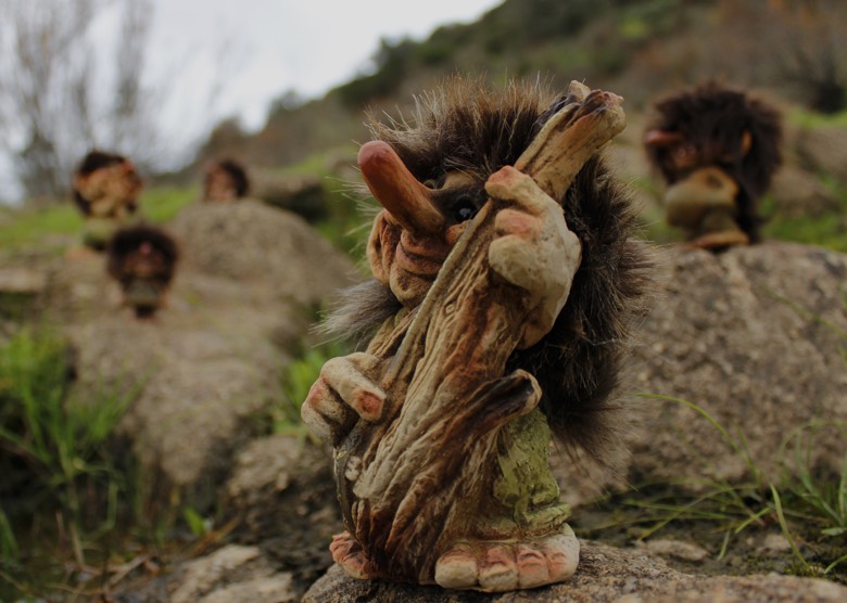 Trolls de forma en un pantano