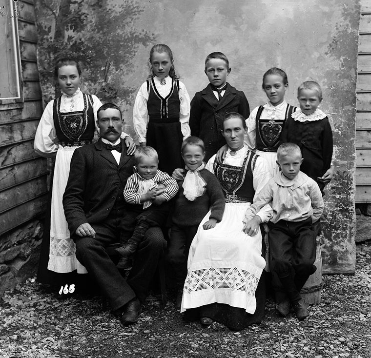 An old Norwegian family portrait