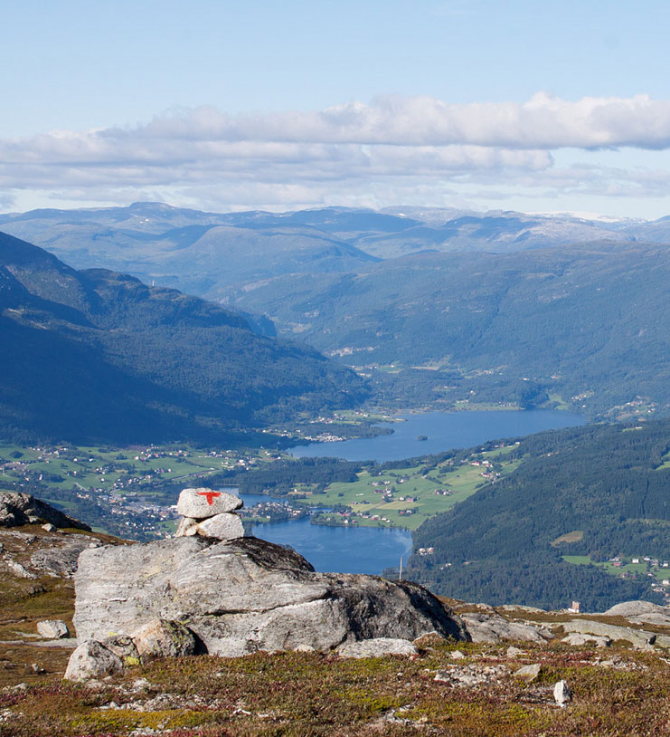 The view of Voss from the Grasidetoppen hike, one of the best hikes in Norway.