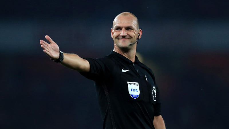 Bobby Madley referee in Norway