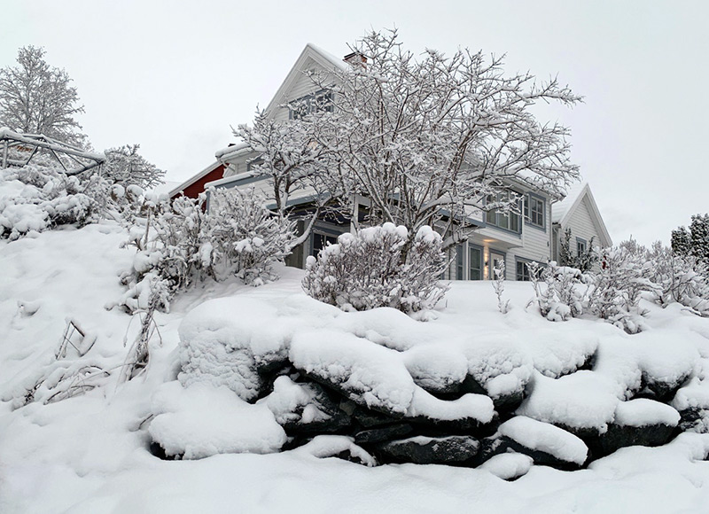 Winter photography: Snow-covered house in Trondheim