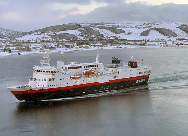 MS Vesterålen entering Sortland