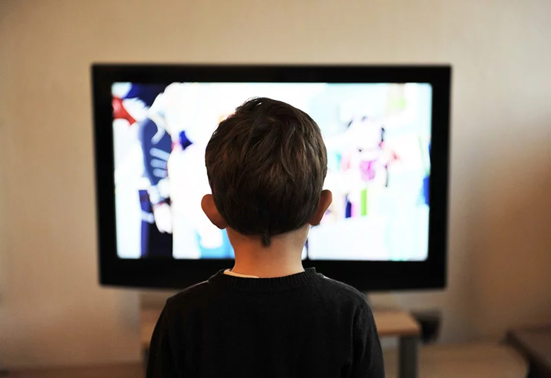 Child watching Norwegian TV