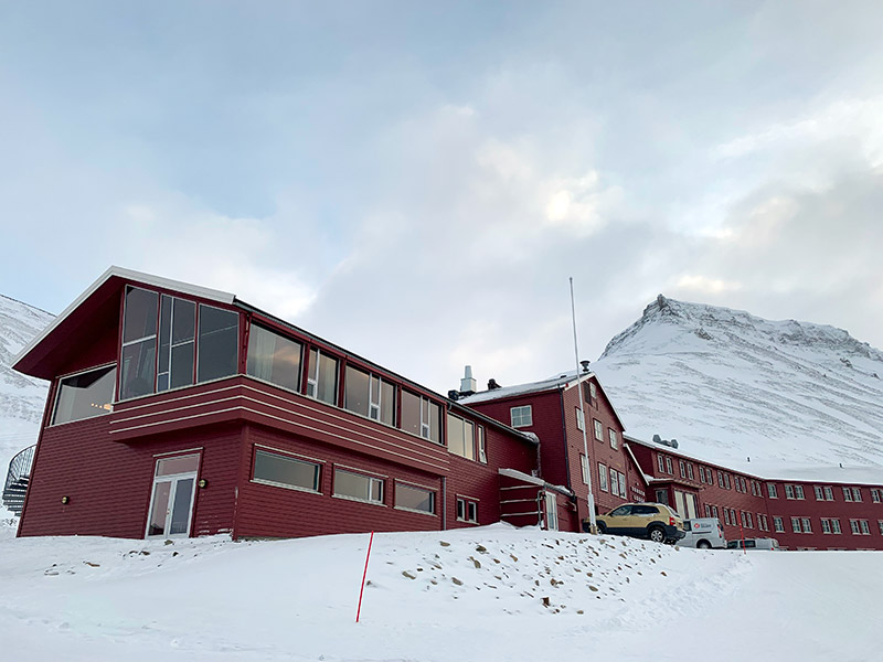 The spectacular setting of Funken Lodge in Longyearbyen