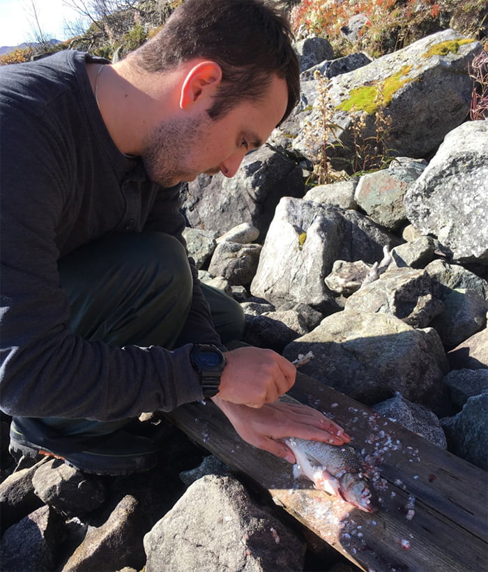 Preparing the fish for fermentation