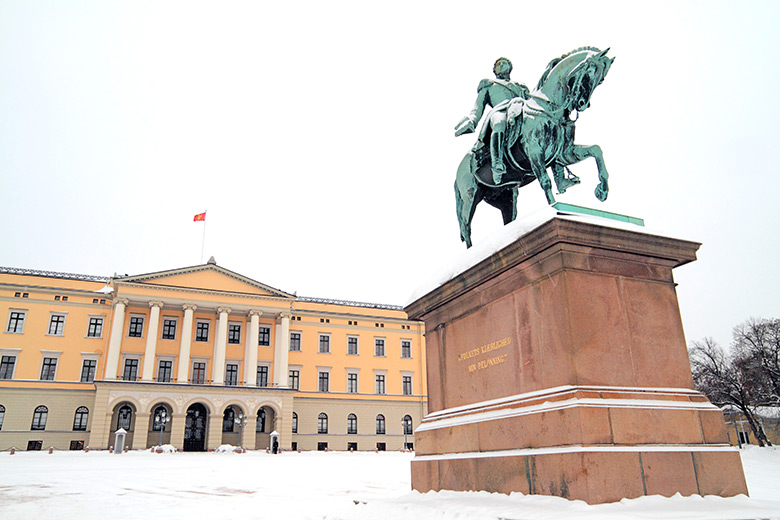 Norwegian Royal Palace in the snow in Oslo