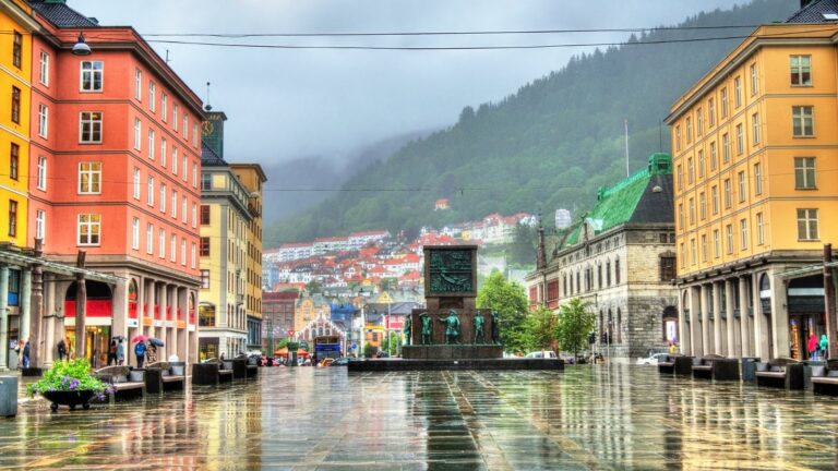 Torgallmenningen in Bergen in the rain.