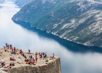 “Breaking Point”: Record Numbers Hike to Preikestolen