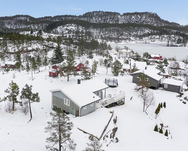A cabin for sale at Gluggevann, southern Norway. 