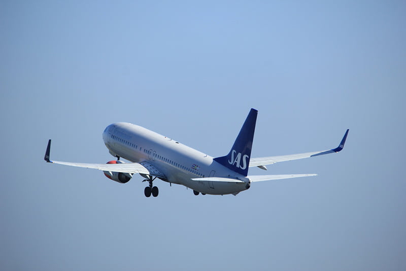 SAS airliner taking off