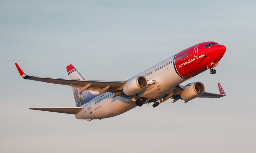 Norwegian Air Shuttle Boeing 737-800 in the air