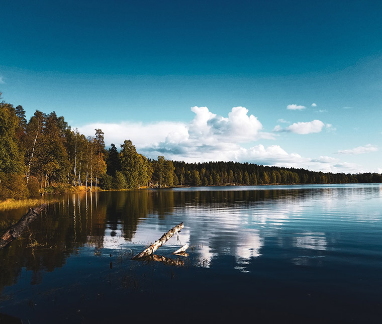 Sognsvann lake hike in Oslo, Norway