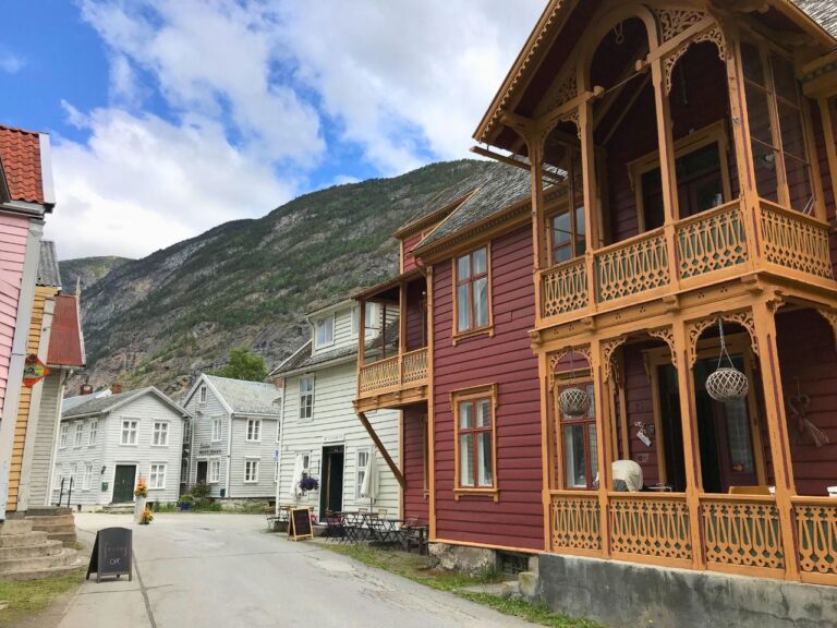 Quiet street in the heritage village of Lærdal. Photo: David Nikel.