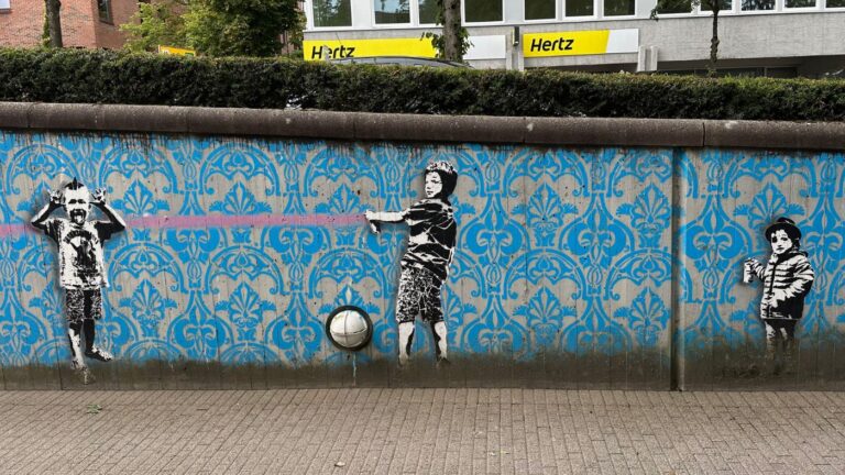 Street art in Stavanger city centre. Photo: David Nikel.