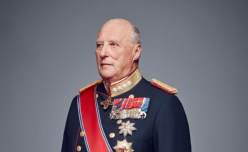 A portrait photo of the King of Norway