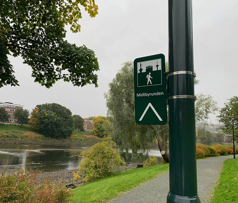 Midtbyrunden signpost in Trondheim