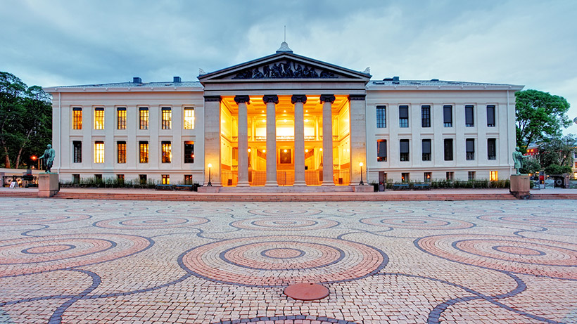 Coronavirus in Oslo empty public square