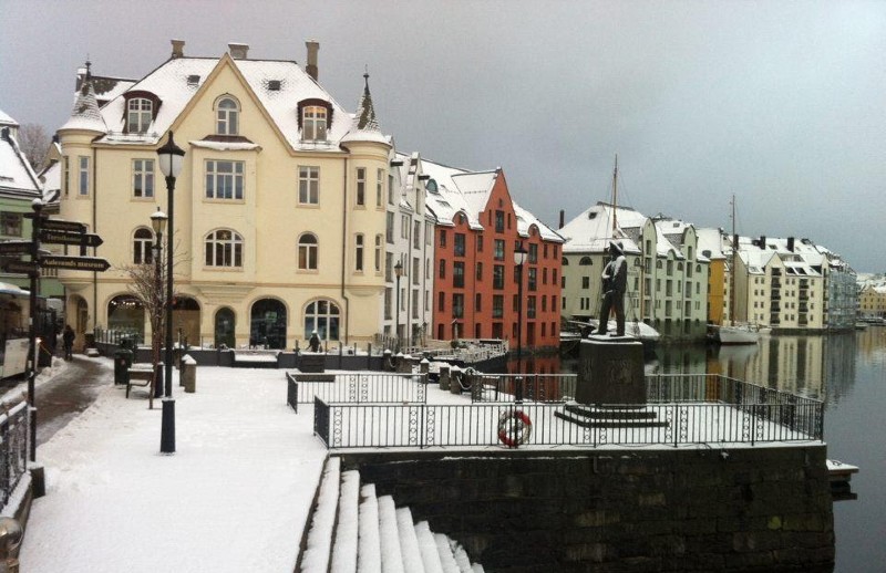 Snow-covered Ålesund town centre