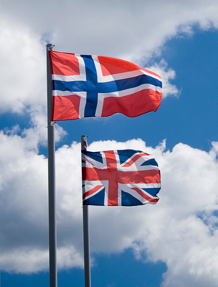 Flags of Norway and the United Kingdom.