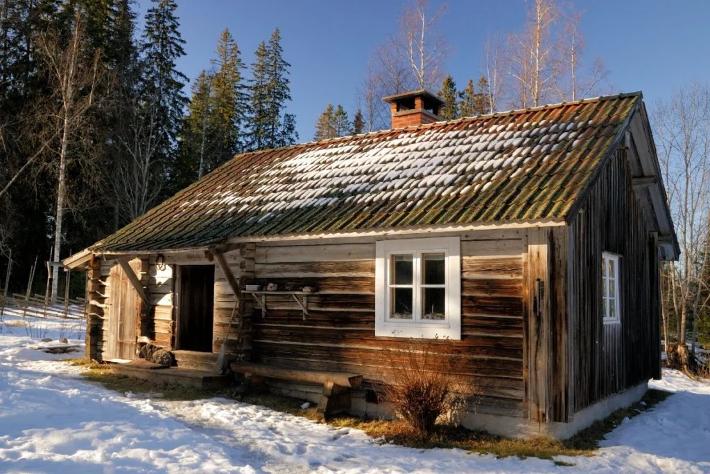 Norway cabin in the snow