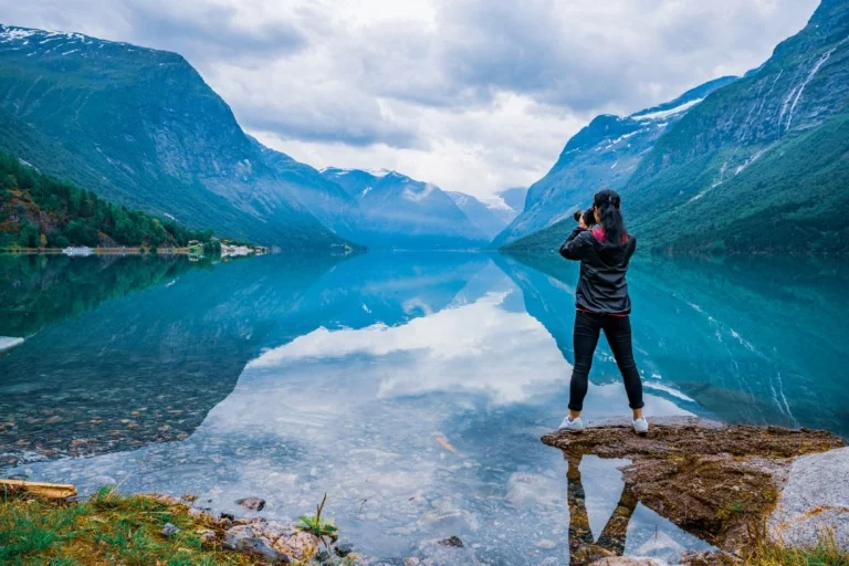 Norway's lake Lovatnet draws keen photographers from across the world.