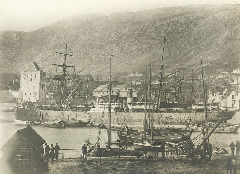 An emigration ship moored in Bergen harbour in the 1870s.